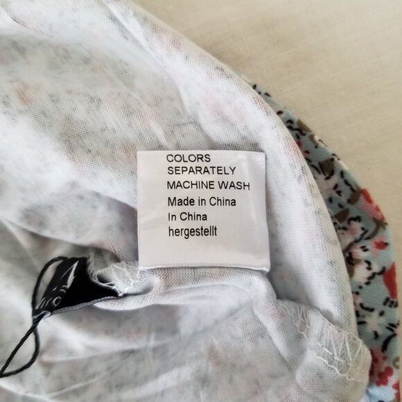 NWT! Soft Long Sleeve Pullover Top w/Floral Design /V-Neckline/ 2-Button Closure - Picture 12 of 13